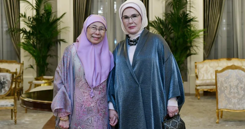 Emine Erdoğan, Malezya Başbakanı nın eşi Wan Azizah İsmail ile bir araya geldi
