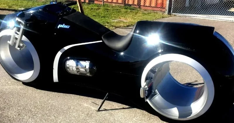 Bu motosiklet gerçek, çalışır durumda ve satılık