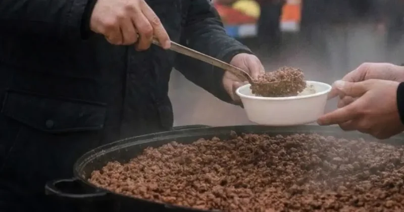 Cuma namazı çıkışı cemaate domuz kavurması yediren şahısla ilgili bomba iddia
