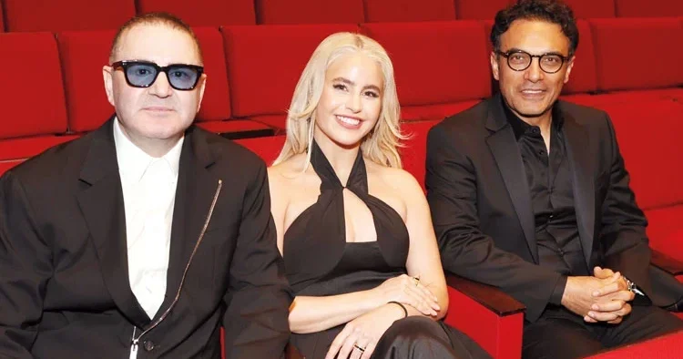 Galaya ünlü akını