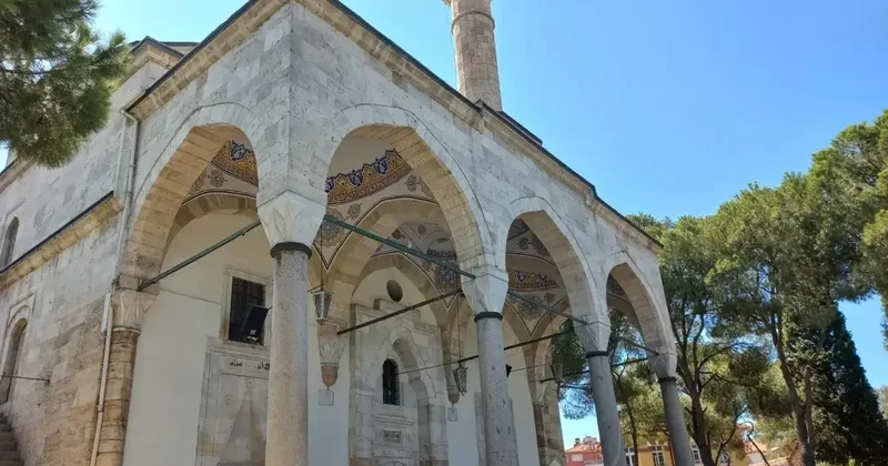 SON DAKİKA… Aydın’da cuma namazı çıkışı mide bulandıran iddia! 500 kilo domuz etli kavurma mı dağıtıldı?