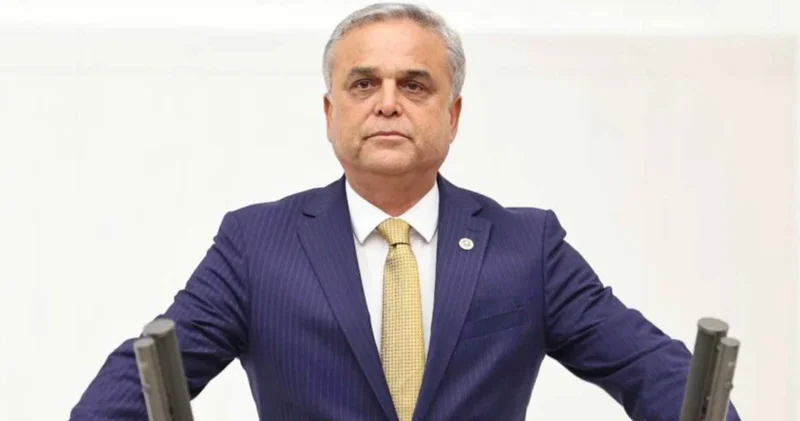 CHP den AKP ye geçen Hasan Ufuk Çakır: Haksızlığın, iftiranın karşısında durmak için geldik; namuslu CHP seçmeni, sahte Atatürk lerin peşinde olmaz