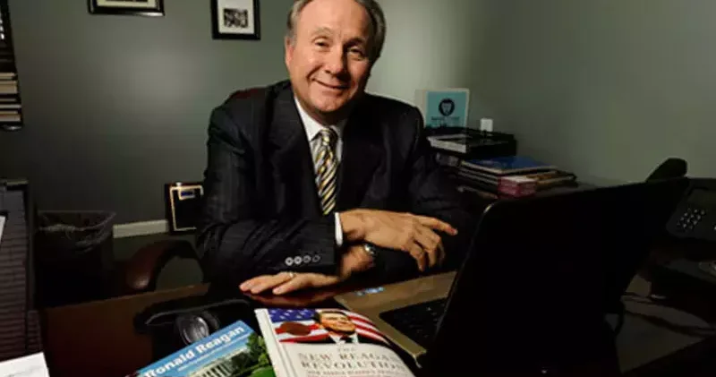 Eski ABD Başkanı Ronald Reagan ın oğlu hayatını kaybetti