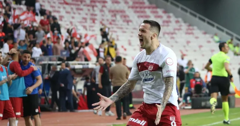 Sivasspor da Rey Manaj sürprizi!