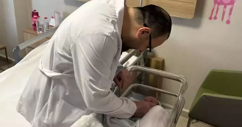 Milyonda bir görülüyor! Tıp dünyasını şaşkın: Anne karnında fark edildi, doğduğu gün kurtarıldı