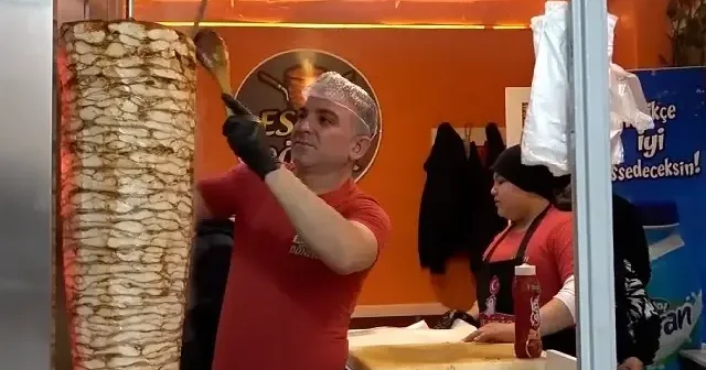 30 TL ye sattıkları dönerin maliyetini kalem kalem açıkladı: Türkiye de ekonomik kriz diye bir şey yok VİDEO İZLE