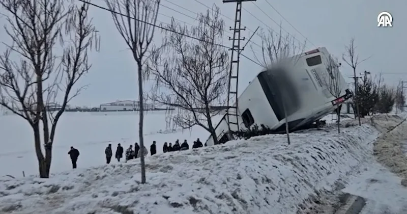Ağrı da yolcu otobüsü devrildi: Çok sayıda yaralı var Sözcü Gazetesi