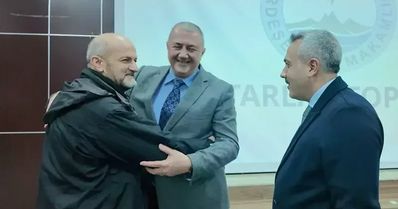 Vali Baydaş, küs olan başkan ve muhtarı barıştırdı