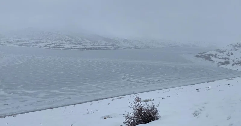 4 Eylül Barajı buzla kaplandı