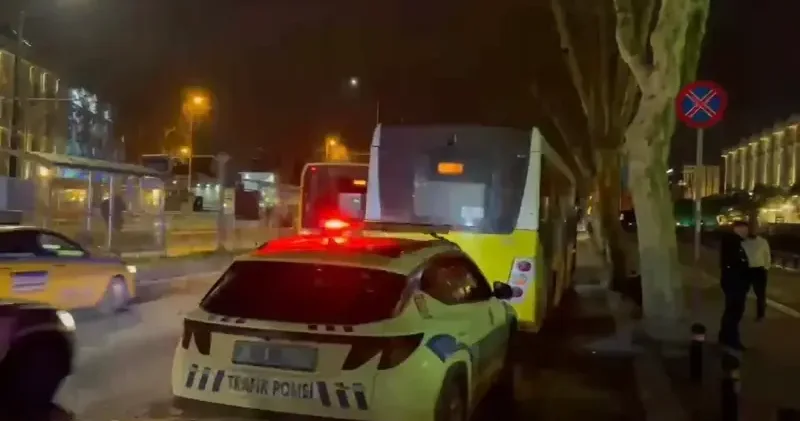 Fatih te İETT otobüsü yayaya çarptı: Bir yaralı İstanbul Haberleri