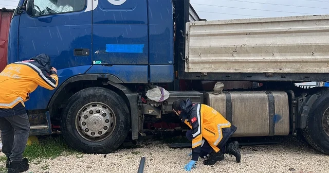 Otobüsle çarpışan tır, barakaya daldı: Ekipler ve vatandaşlar dakikalarca olay yerinde yaralı aradı Hatay Haberleri