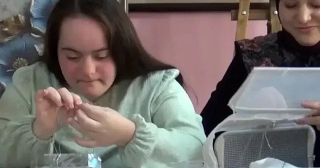 Muş’ta down sendromlu Rabia Nur hem üretiyor hem sosyalleşiyor VİDEO İZLE