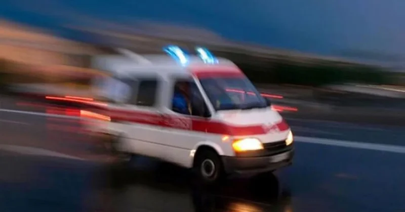 Otomobil bariyerlere çarptı: 1 ölü, 2 yaralı Sözcü Gazetesi