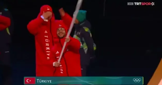 Kış Olimpiyatları başladı! Milli sporcularımız Türk bayrağıyla sahnede