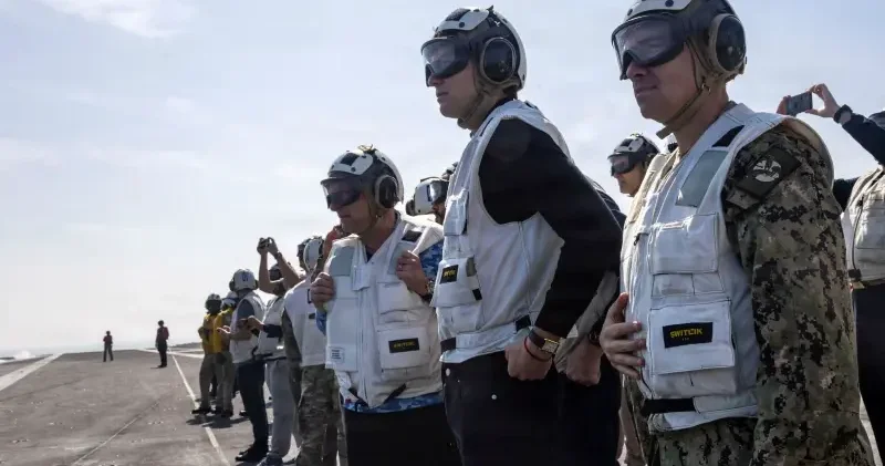 Witkoff’tan Umman Denizi’ndeki ABD uçak gemisine ziyaret Amerika Haberleri