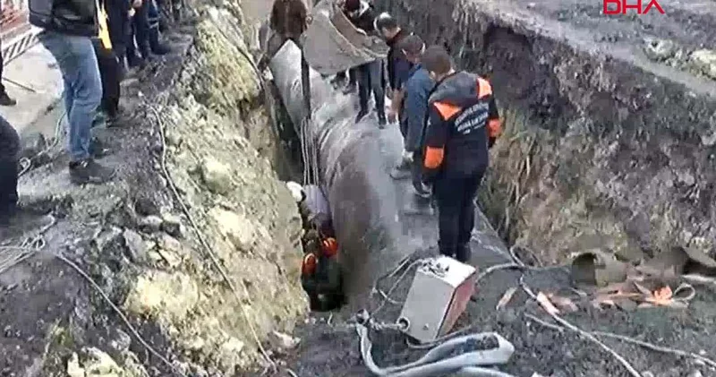 Son Dakika İstanbul da kanalizasyon çalışmasında bir işçi toprak altında kaldı!