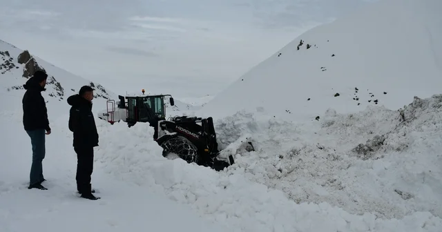Beytüşşebap ta kar kalınlığı yer yer 3 metreyi buldu Şırnak Haberleri