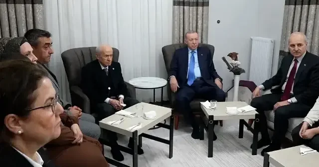 Devletin zirvesinden depremzede aileye sıcak ziyaret VİDEO İZLE