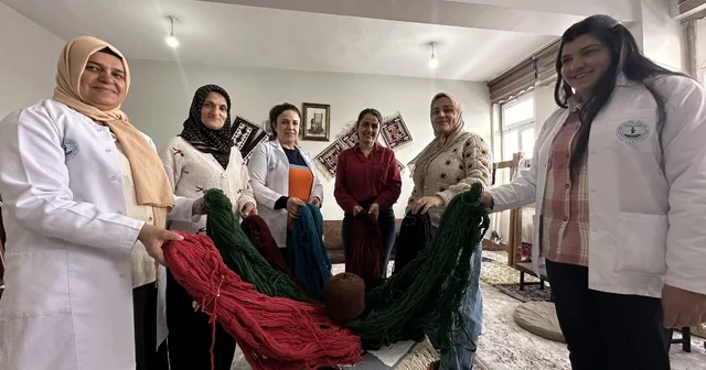 Yüksekova da kadınların sabrı motiflere dönüşüyor: Yünün kilim yolculuğu Hakkari Haberleri