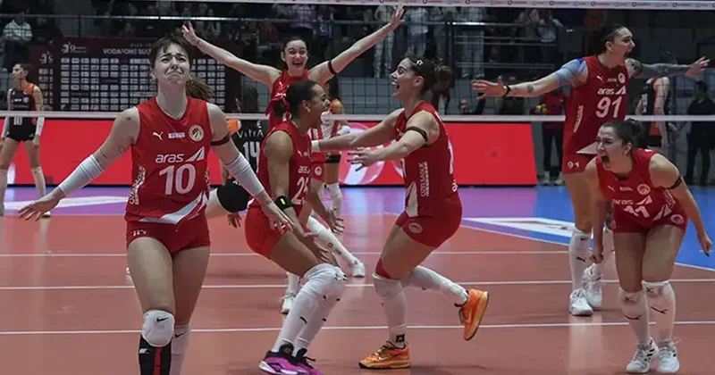 Sultanlar Ligi nde Aras Kargo sürprizi... Aras Kargo: 3 Eczacıbaşı Dynavit: 2 (Maç Sonucu) Voleybol Haberleri Spor