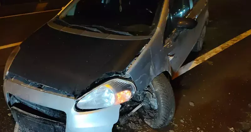 Yola düşen yatak, kazaya neden oldu; 1 yaralı