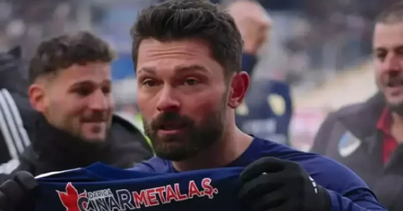 8 1 lik maçta 5 gole adını yazdırdı taraftarlar çıldırdı Sözcü Gazetesi