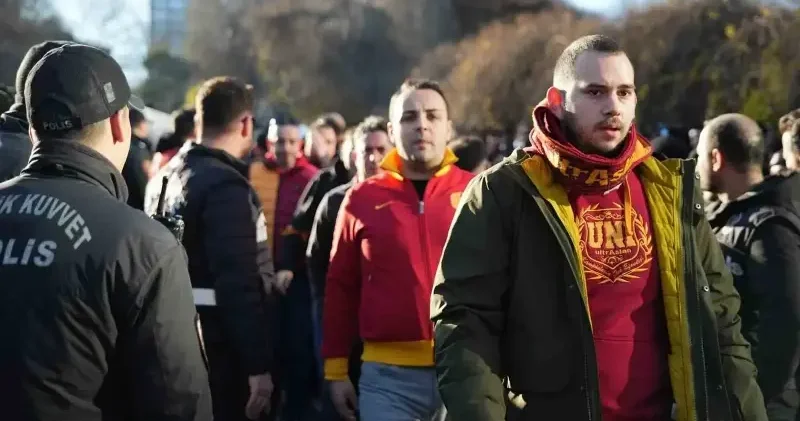 Galatasaray taraftarı Dolmabahçe de Futbol Haberleri