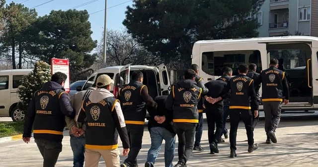 Maske takıp çelik kasaları boşaltan şüpheliler kamerada; 7 tutuklama Manisa Haberleri