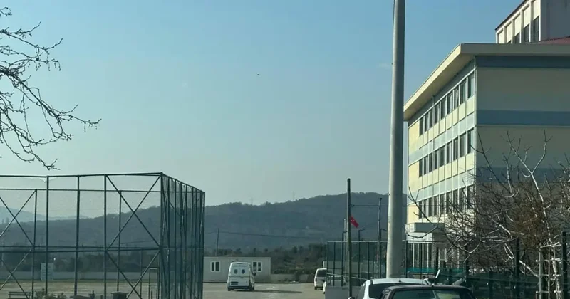 Çanakkale de lise öğrencisi okulun 3. katından atlayarak hayatını kaybetti