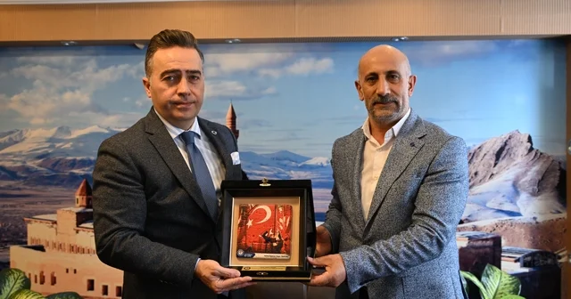 Eğitim Bir Sen Ağrı Şubesi, okullardaki güvenlik tedbirleri için Önder e teşekkür etti Ağrı Haberleri