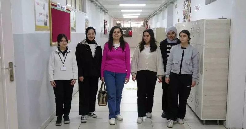 Mezun olduğu lisede 30 yıldır öğretmenlik yapıyor