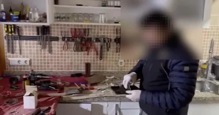 Sakarya da operasyon! Ev, DEAŞ bağlantılı silah imalathanesi çıktı: Kokain ve yüzlerce silah parçası ele geçirildi