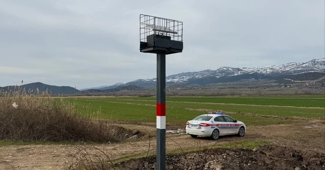 Niksar da kazaların meydana geldiği yola flaşörlü uyarı lambası konuldu Tokat Haberleri