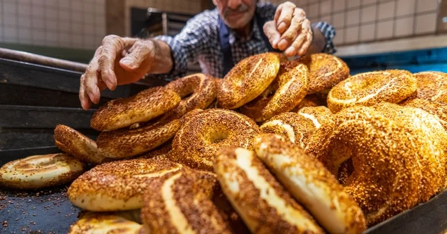 Manisa nın tescilli lezzeti sahur sofralarının vazgeçilmezi Manisa nın taban simidine Ramazan da yoğun ilgi Manisa Haberleri
