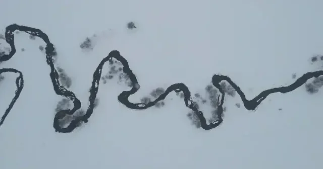Bayburt’ta tabiatın mührü menderesler beyaza büründü VİDEO İZLE