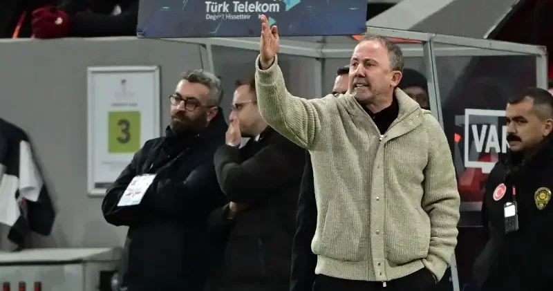 Sergen Yalçın maç sonu hakeme demediğini bırakmadı: Adamı nasıl atmazsın! Futbol Haberleri