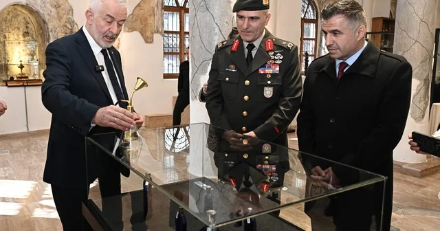 Atatürk ün kullandığı koku ve kolonya şişeleri Misparta Koku Müzesi nde sergileniyor Isparta Haberleri