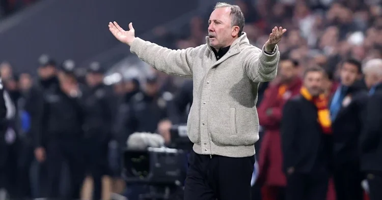 Sergen Yalçın dan derbi sonrası hakem tepkisi: Olacak iş değil!