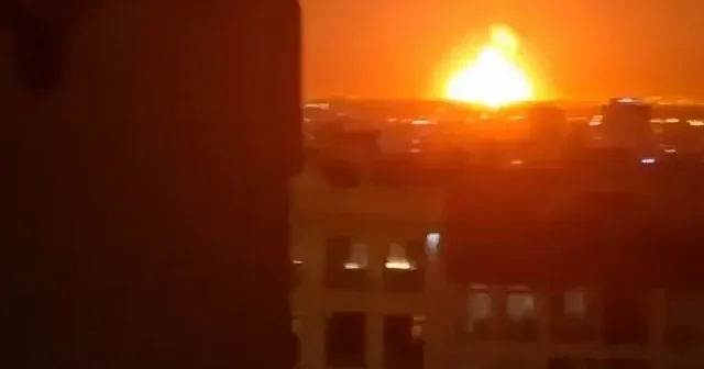 İsrail ve ABD uçakları Tahran daki dev petrol depolarını vurdu VİDEO İZLE