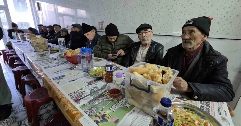 45 yıllık Askıda iftar geleneği