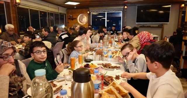Üzümlü Kaymakamı Karadağ şehit ve gazi aileleriyle iftarda buluştu Erzincan Haberleri