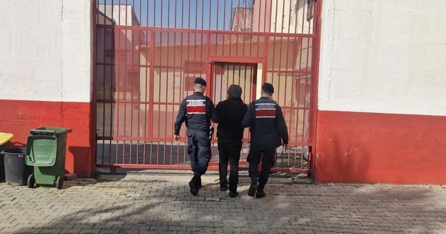 Hapis cezasıyla aranıyordu jandarmadan kaçamadı Aydın Haberleri