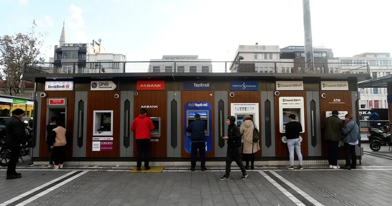 Dev bankadan şaşırtan karar! Rekor kazanca ulaştığı halde binlerce kişiyi işten çıkarıyor Sözcü Gazetesi