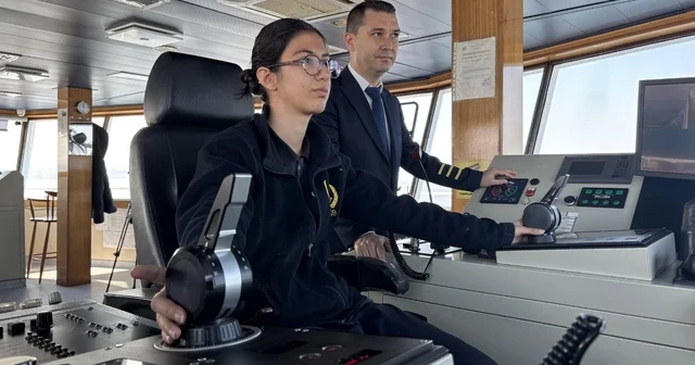 Geleceğin kadın kaptanları denizcilik sektörüne katkı için göreve hazırlanıyor Kadın stajyer kaptanlar denizcilik sektörüne katılacakları günü sabırsızlıkla bekliyor Gestaş ta geleceğin kadın kaptanları yetişiyor Çanakkale Haberleri