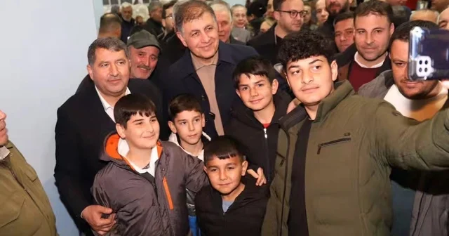 Başkan Tugay, sahur sofrasına konuk oldu İzmir Haberleri