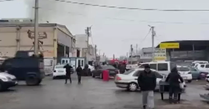 Mardin de yol kenarındaki kanala çarpan kamyonetteki 2 kişi yaralandı