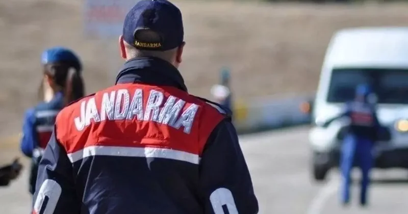 Erzurum da ambulans ile traktör çarpıştı: Yaralılar var