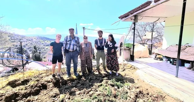 Fransız çift, Sarıgöl de Türk misafirperverliğiyle tanıştı Manisa Haberleri