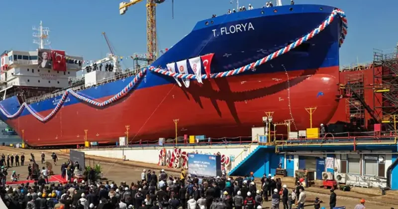 Koç Ailesi nin dev gemisi T. Florya denize indi