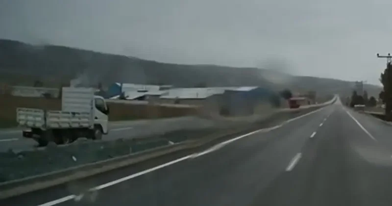 Ters yöne giren kamyonetin tehlikeli yolculuğu